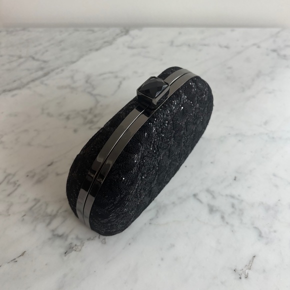 Shiny-bugle lace black clutch bag - Picture 4 of 5